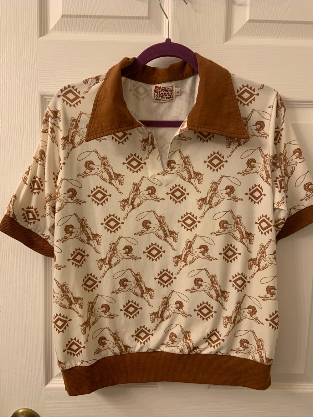 Vintage-Inspired Brown Rodeo Print Polo Shirt